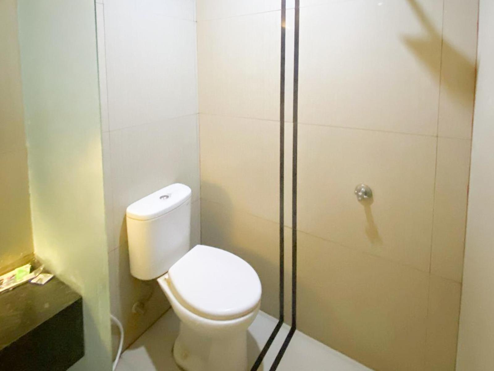 Reddoorz Near Pantai Idola Banyutowo Hotel D'Llala Pati ภายนอก รูปภาพ